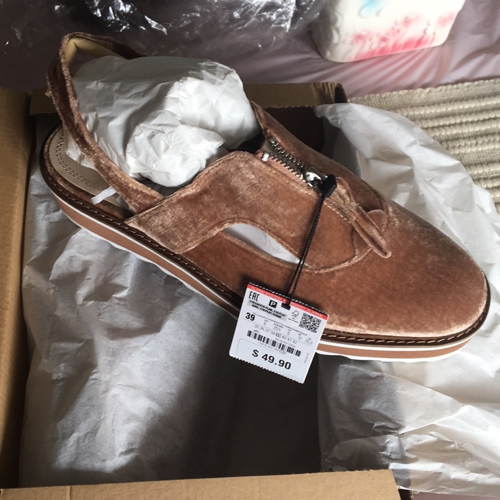 NWB ZARA velvet slingback brogues